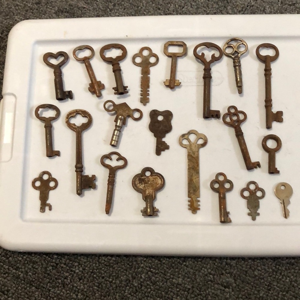 Vintage antique skeleton keys lot of 21